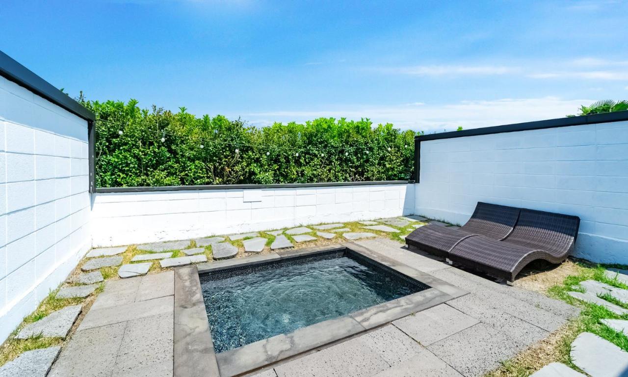 Pool And Villa Sorang Jeju Eksteriør bilde