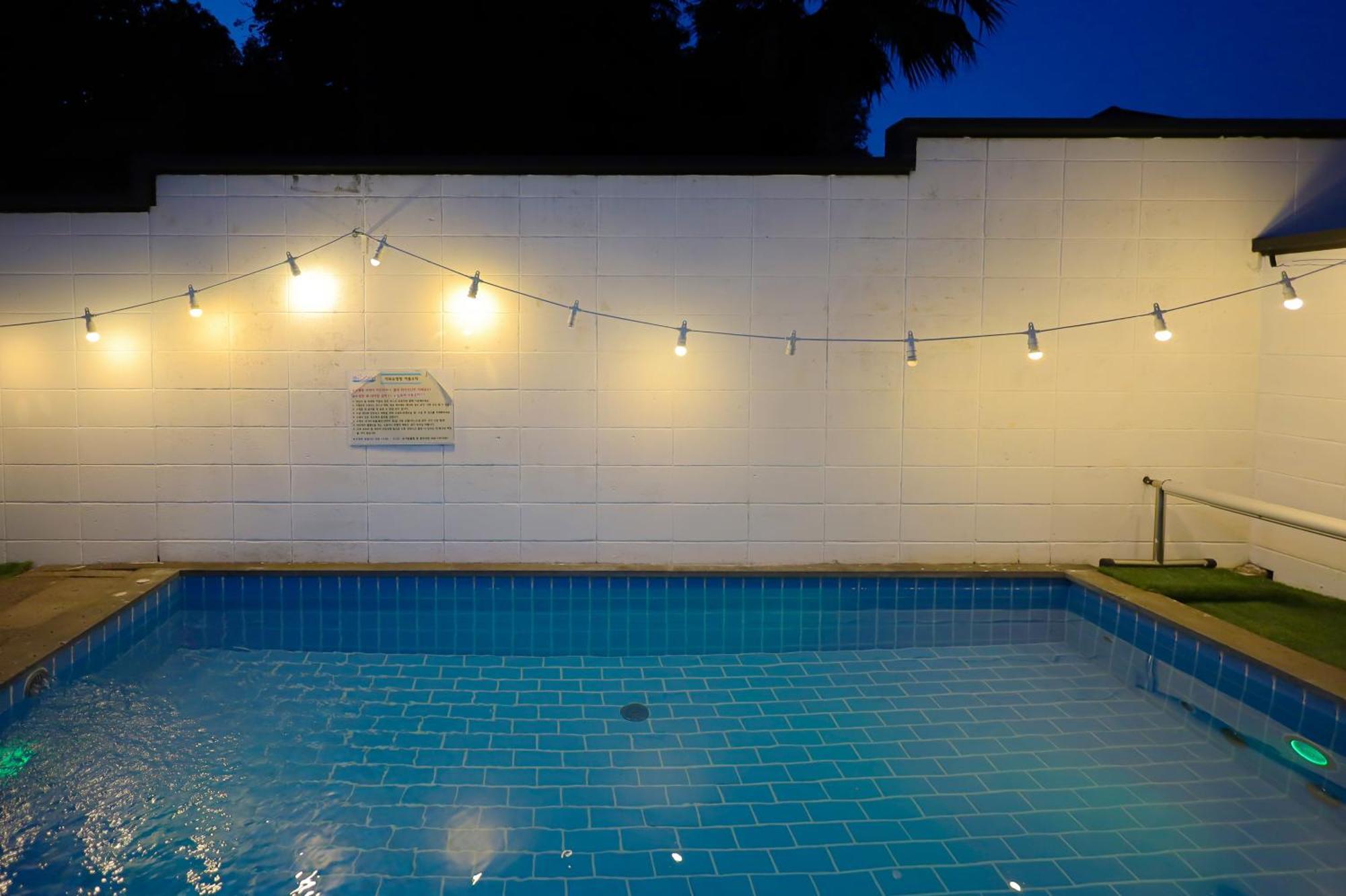 Pool And Villa Sorang Jeju Eksteriør bilde